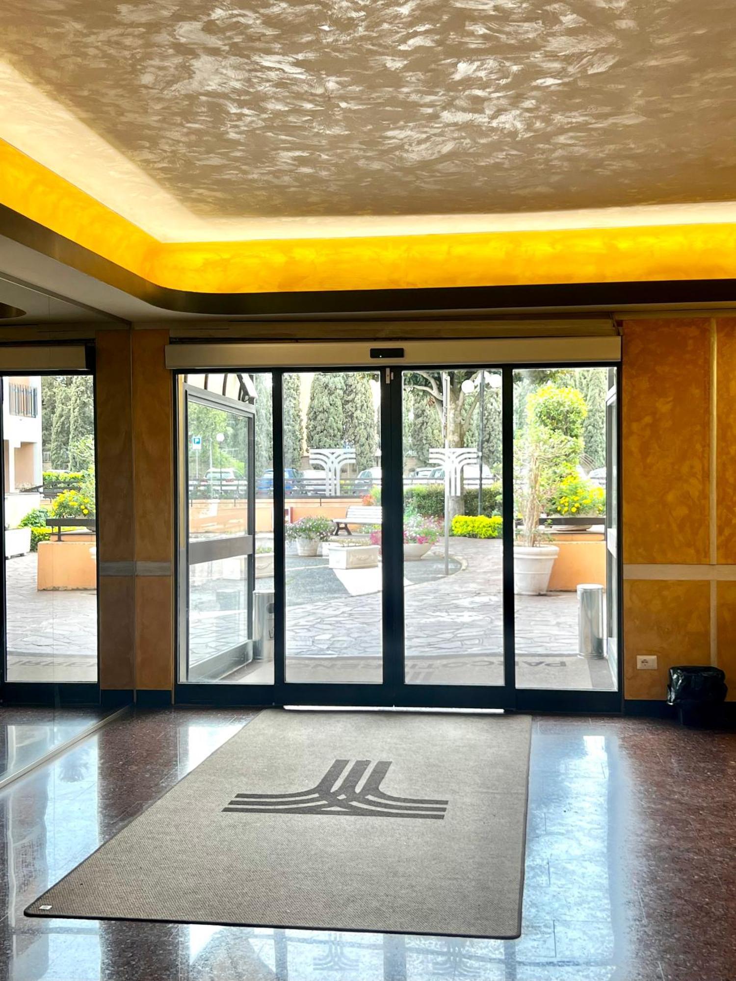 Parco Tirreno Hotel Рим Экстерьер фото